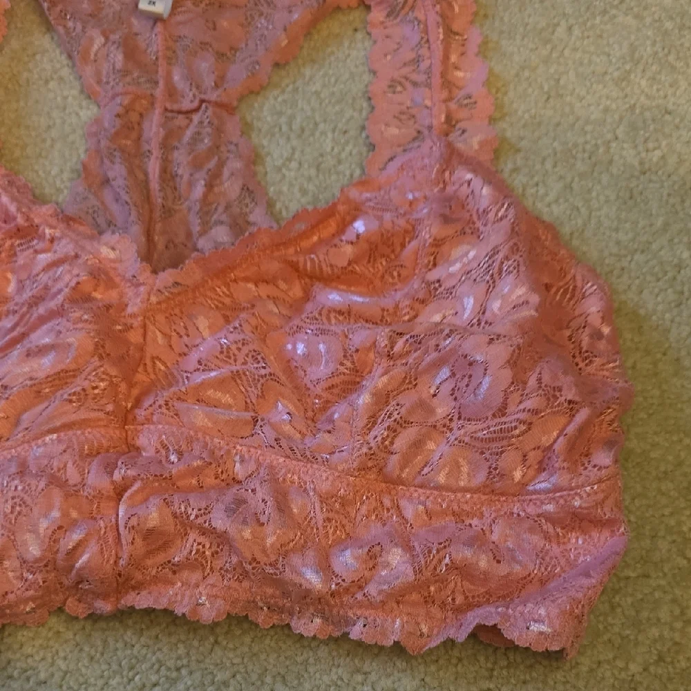 Zenana Outfitters Lace Bandeau in Coral
